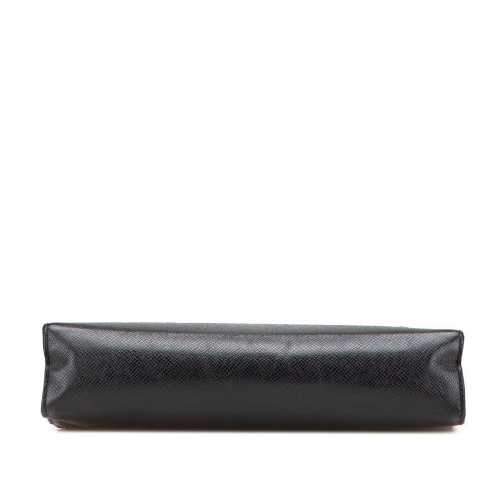 Louis Vuitton Pochette Voyage Taiga Clutch Bag - Picture 3 of 6